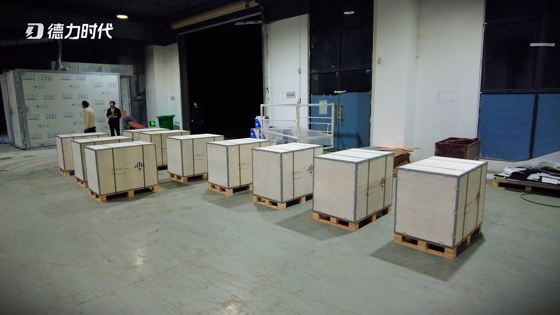 硬核锂电出海俄罗斯｜德力时代叉车电池批量交付，赋能俄工程机械高效作业